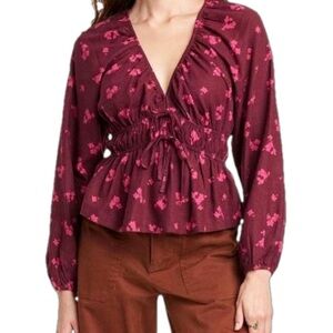 Universal Thread Floral Long Sleeve Top Size Medium V-Neckline Elastic Wrist